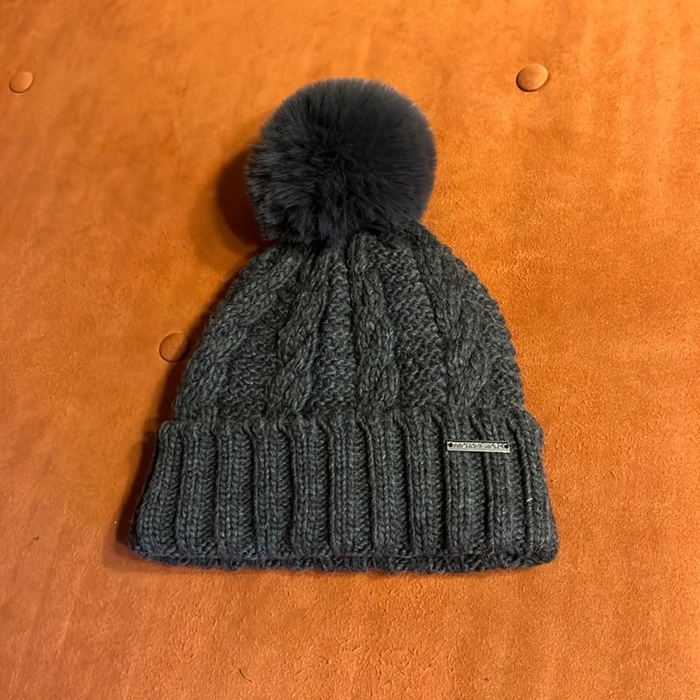MICHAEL KORS Women's Gray Cable-Knit Pom Pom Fleece Lined Hat Beanie
